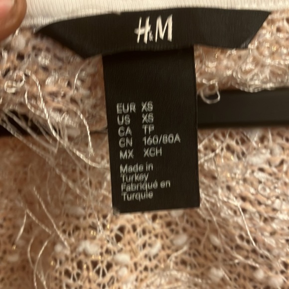H&M peach and white stripe mohair style knit sweater woman’s size XS - Picture 4 of 6
